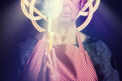 the-holy-housewife
